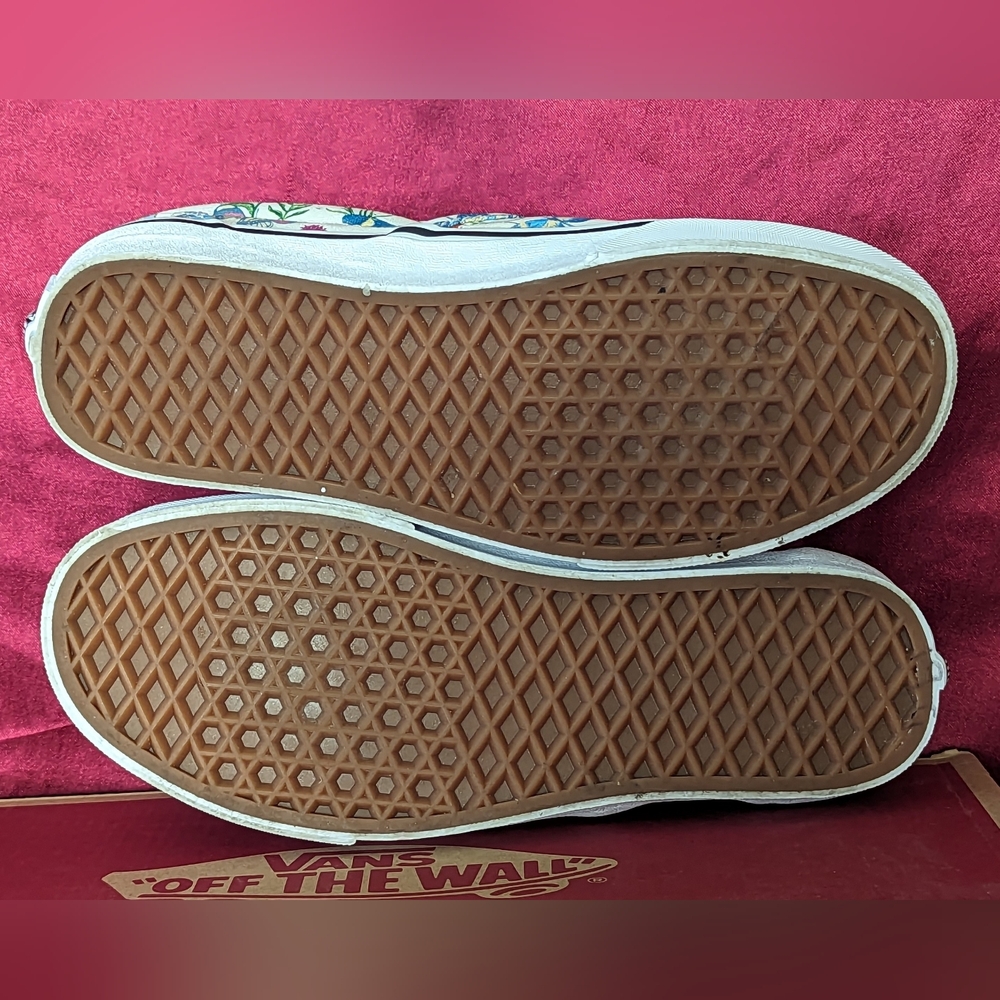 Vans Classic Slip On White Canvas Butterfly Floral Nature Women's 6.5 Men's 5 - Picture 9 of 9